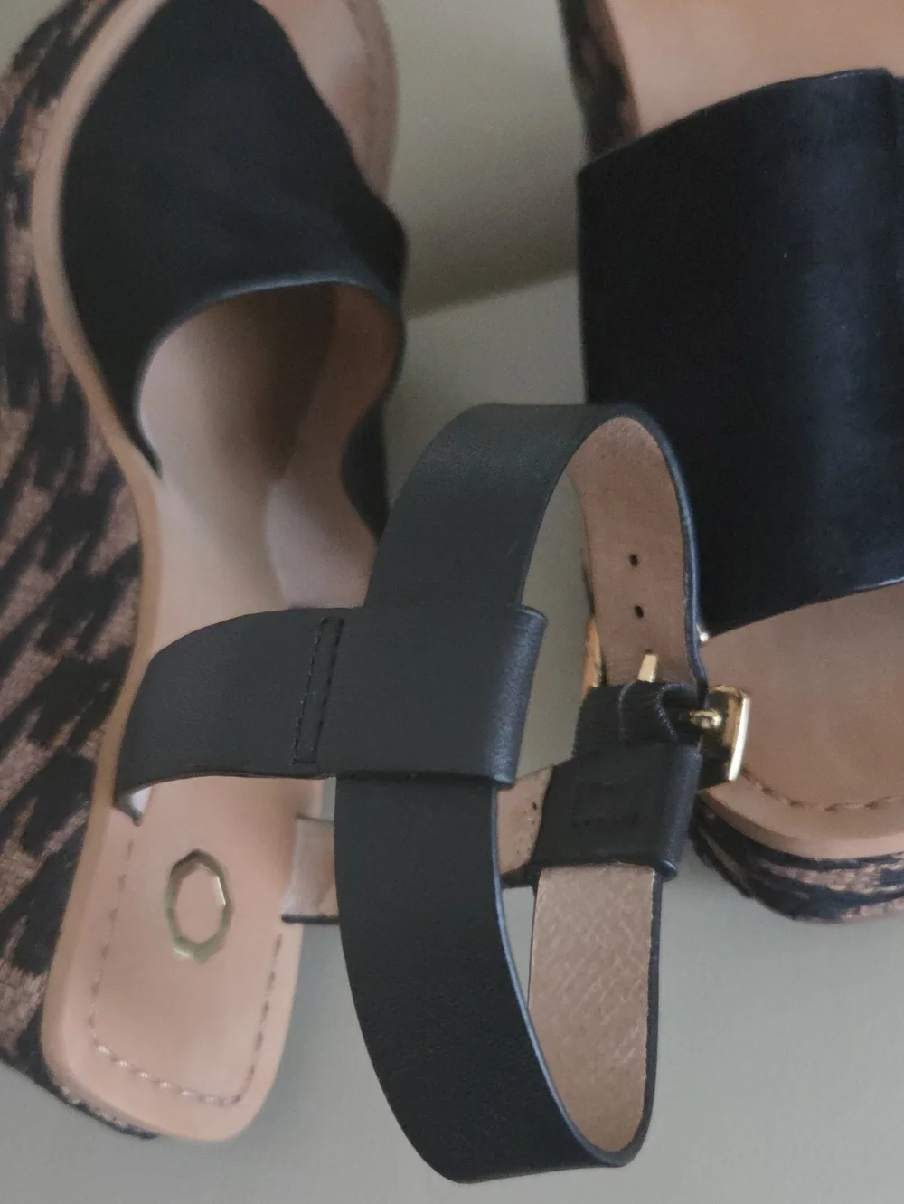 Louise et Cie stylish platform